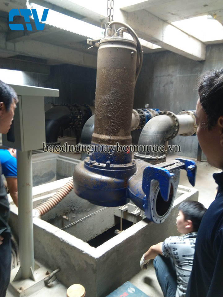 Dịch vụ sửa máy bơm chìm nước thải cho các nhà máy, chung cư và KCN